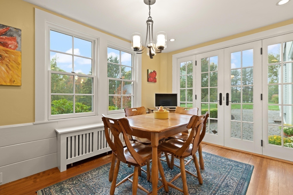 407 Highland Street Milton, MA 02186 - Photo 7 of 40