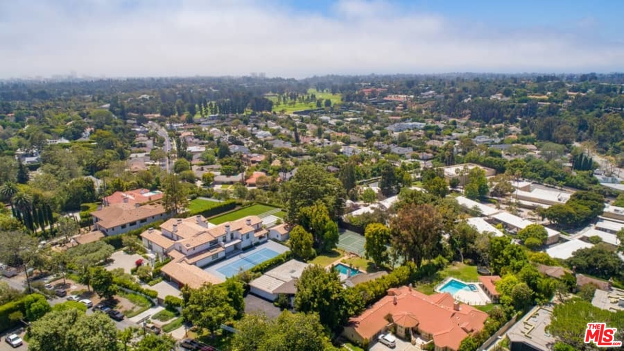 153 South Rockingham Avenue Los Angeles, CA 90049 - Photo 8 of 54