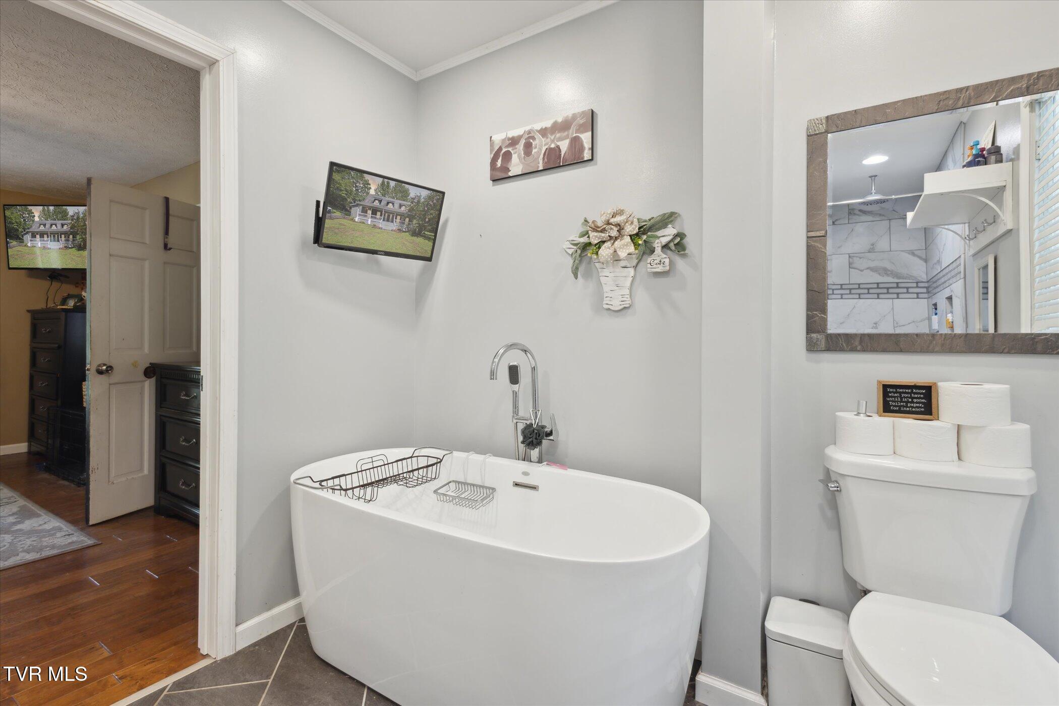4879 Back Valley Road Big Stone Gap, VA 24219 - Photo 23 of 55 Primary Bathroom