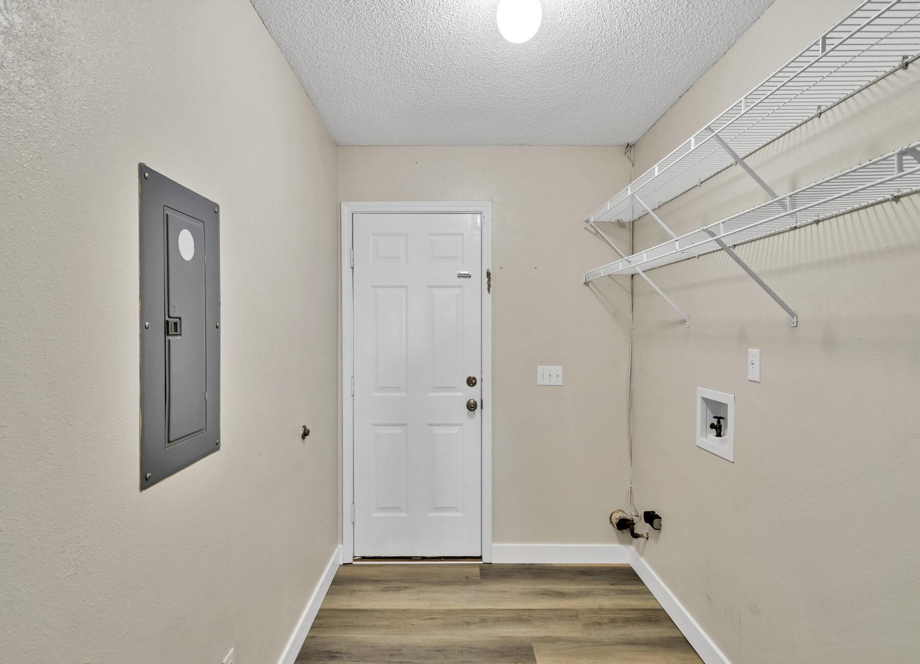 5130 Whitehurst Lane Crestview, FL 32536 - Photo 21 of 49 a view of a hallway