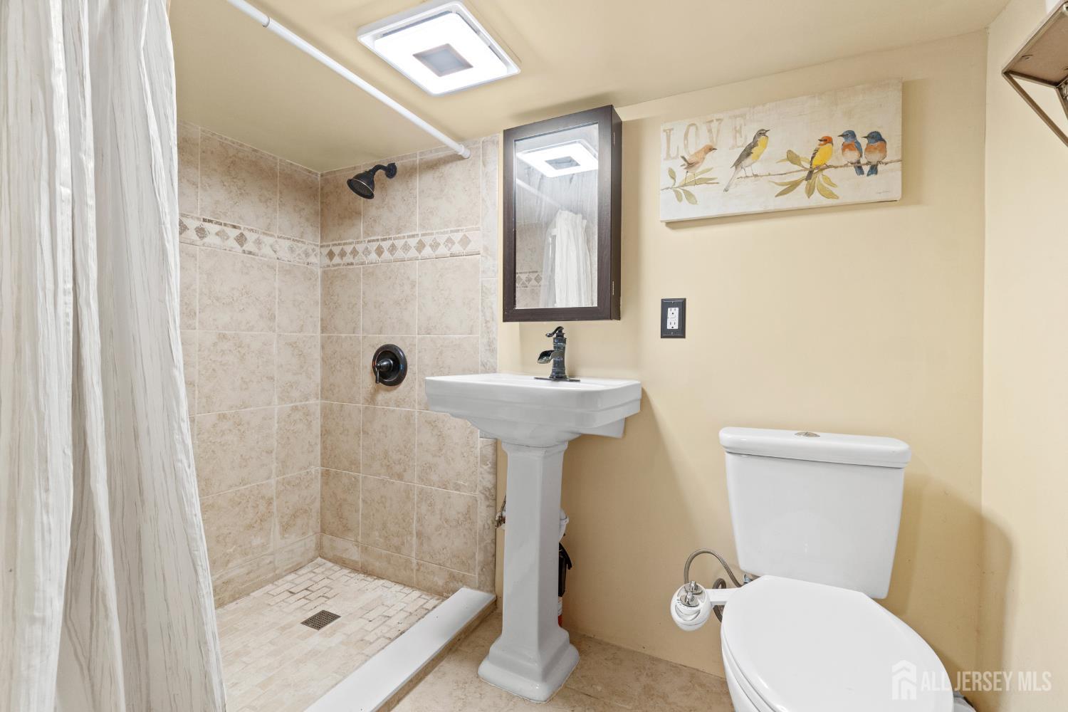 34 Ling Street Fords, NJ 08863 - Photo 15 of 17