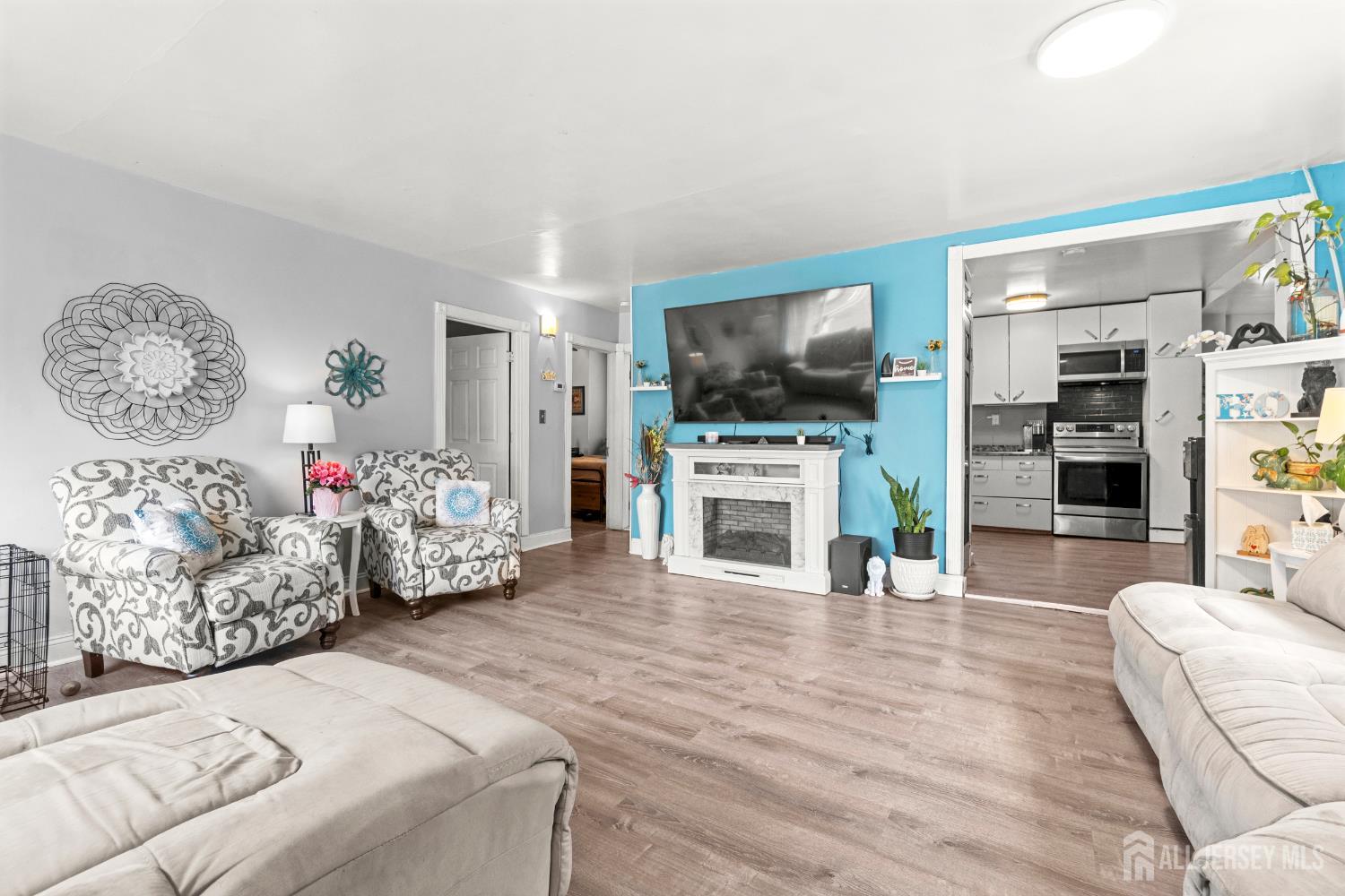 34 Ling Street Fords, NJ 08863 - Photo 3 of 17