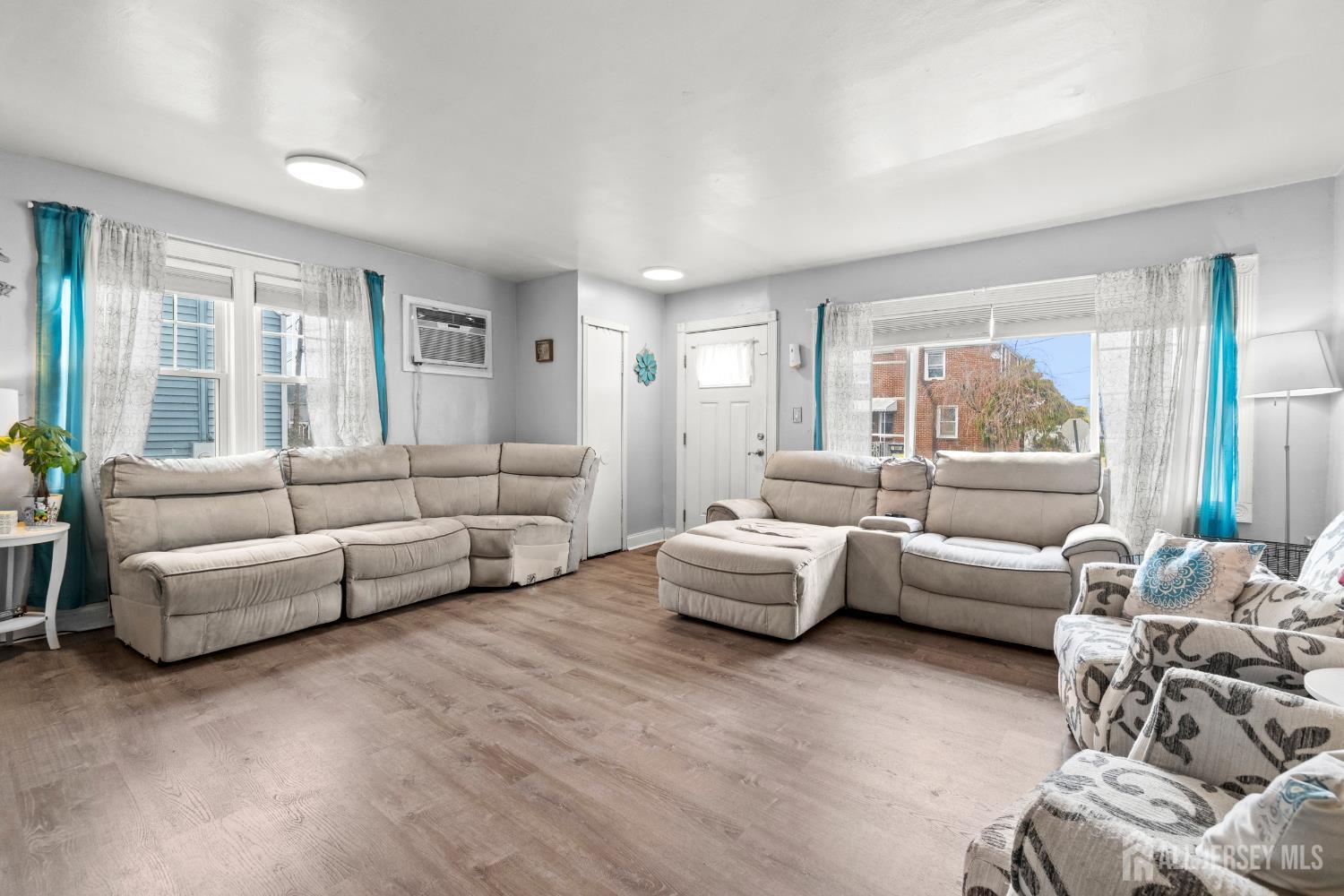 34 Ling Street Fords, NJ 08863 - Photo 4 of 17