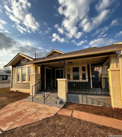 $2,000 | 2623 West Houston Street, San Antonio, TX 78207