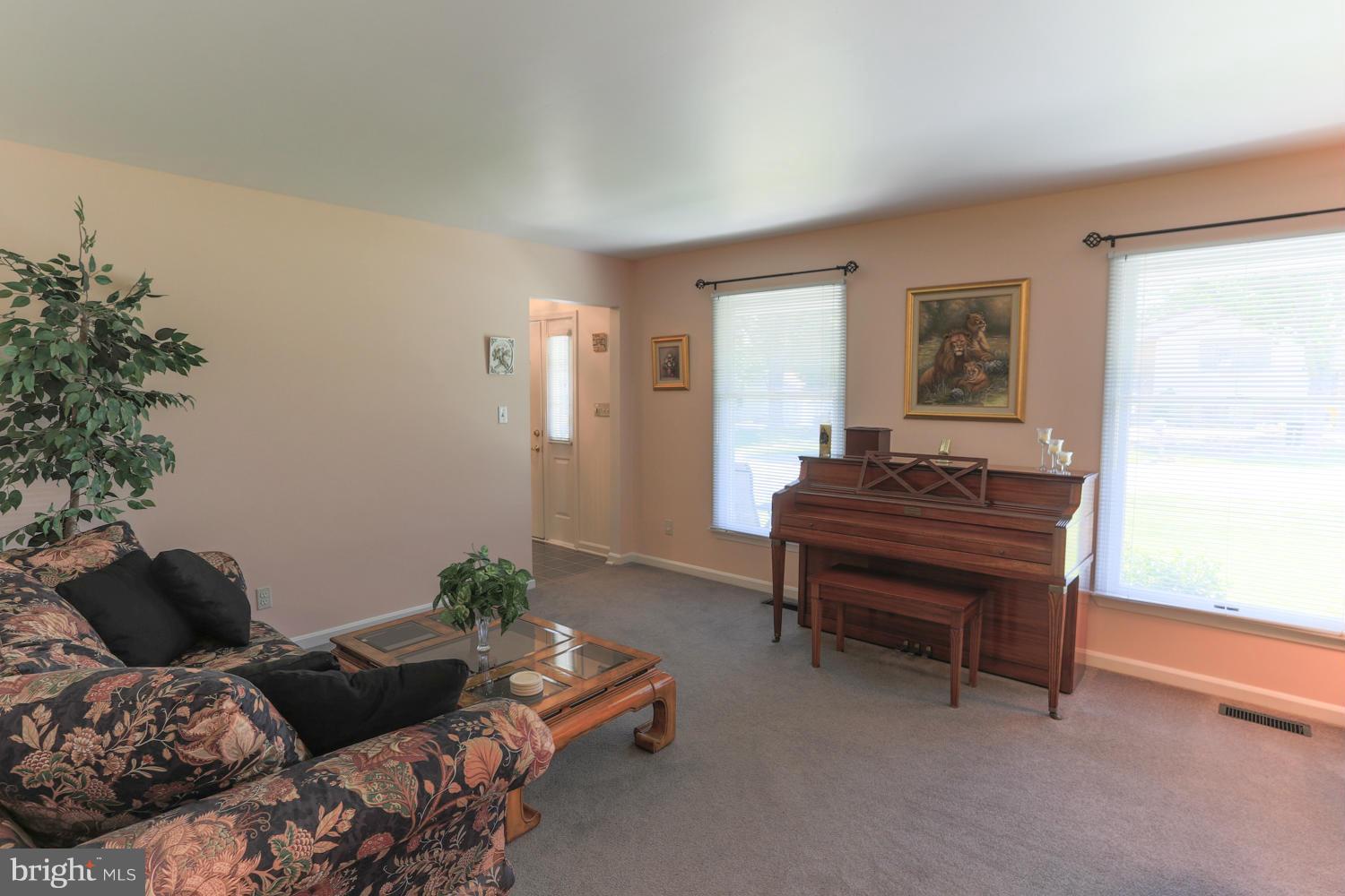 444 North Patuxent Road Odenton, MD 21113 - Photo 11 of 30 Living Room