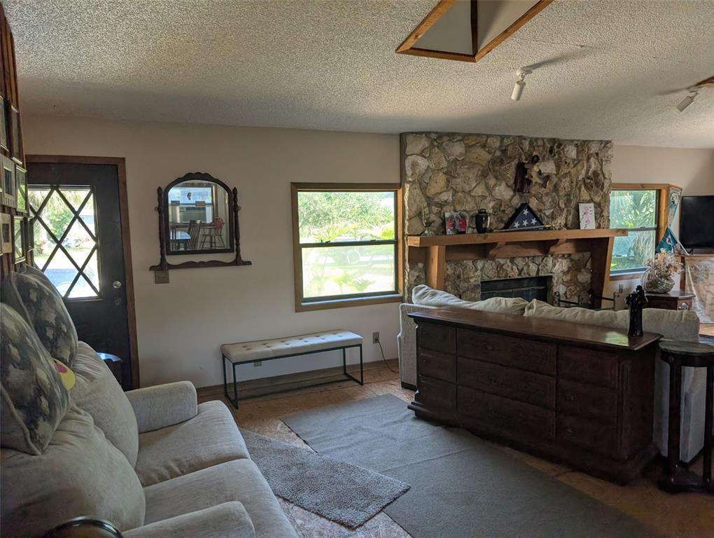 24514 Bonnet Road Astor, FL 32102 - Photo 17 of 37