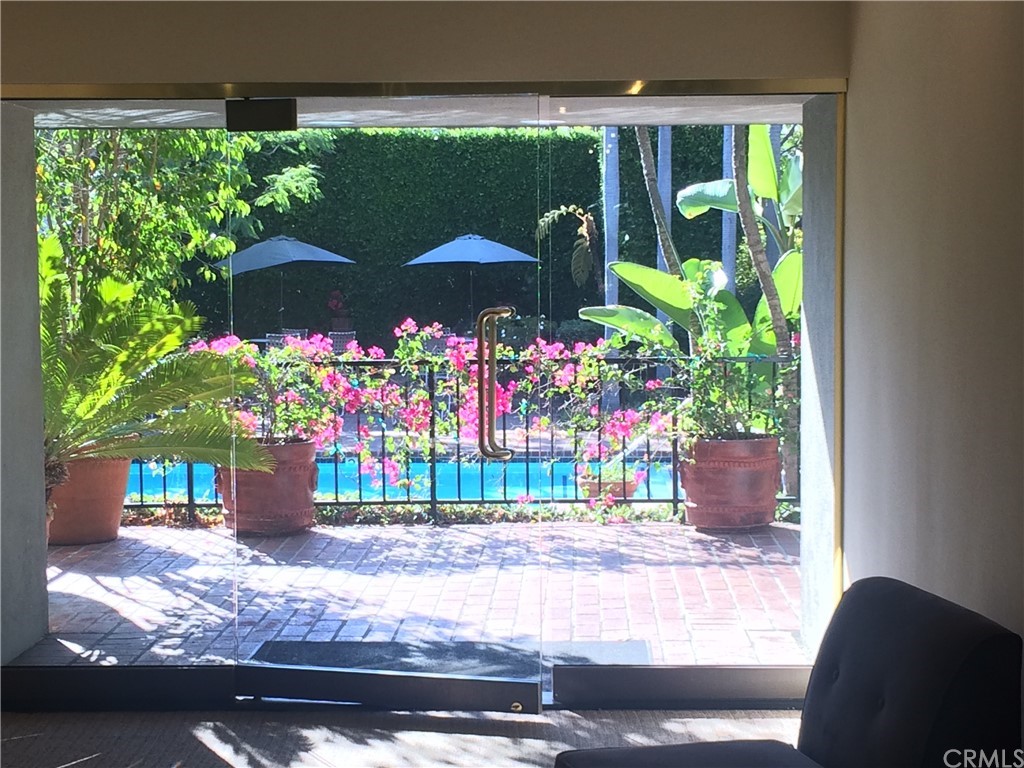 11767 Sunset Boulevard, Unit 202 Los Angeles, CA 90049 - Photo 2 of 23