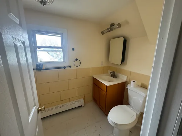 $1,700 | 190 Whitney Avenue, Unit 3, Bridgeport, CT 06606