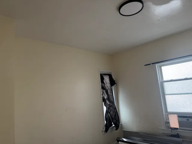 $1,700 | 190 Whitney Avenue, Unit 3, Bridgeport, CT 06606