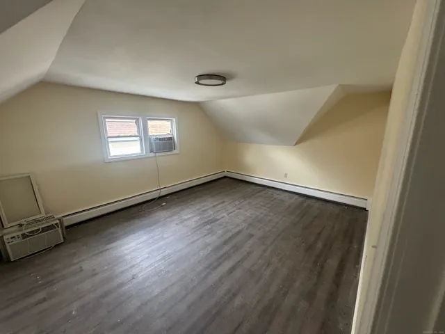 $1,700 | 190 Whitney Avenue, Unit 3, Bridgeport, CT 06606