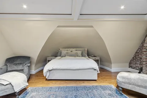 $1,800,000 | 178 Commonwealth Avenue, Unit 7, Boston, MA 02116