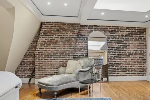 $1,800,000 | 178 Commonwealth Avenue, Unit 7, Boston, MA 02116