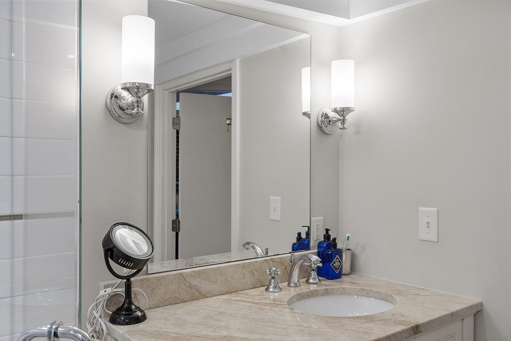 178 Commonwealth Avenue, Unit 7 Boston, MA 02116 - Photo 24 of 36