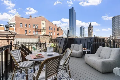 $1,800,000 | 178 Commonwealth Avenue, Unit 7, Boston, MA 02116