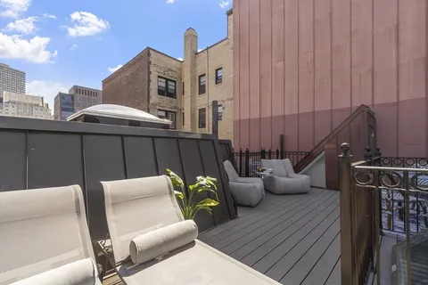 $1,800,000 | 178 Commonwealth Avenue, Unit 7, Boston, MA 02116