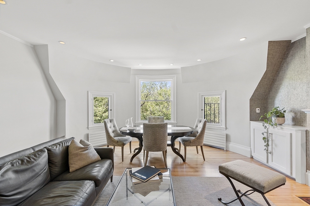 178 Commonwealth Avenue, Unit 7 Boston, MA 02116 - Photo 4 of 36