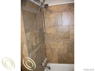 16554 Edinborough Road Detroit, MI 48219 - Photo 16 of 17 Edinborough Main Bath 2.jpg