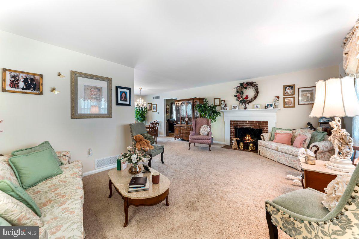 2506 Berwyn Road Wilmington, DE 19810 - Photo 6 of 43 Foyer to Living Room View