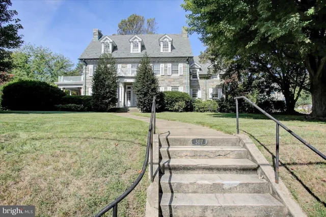 $725,000 | 307 West W King Street, Shippensburg, PA 17257