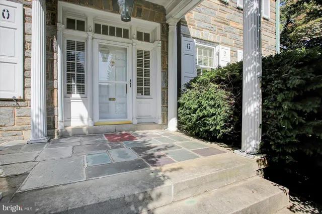 $725,000 | 307 West W King Street, Shippensburg, PA 17257