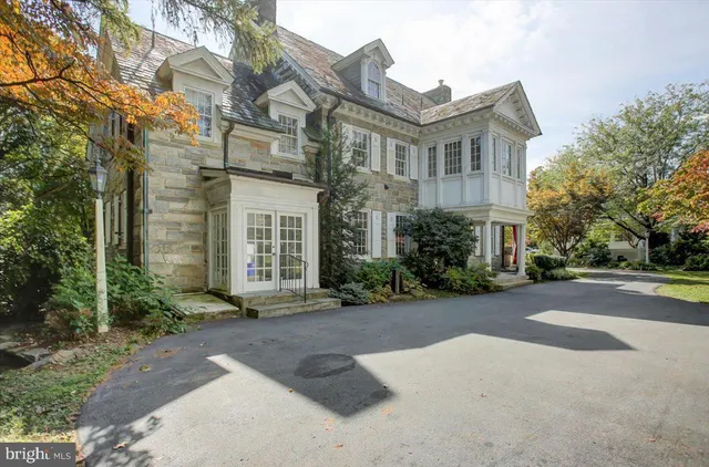 $725,000 | 307 West W King Street, Shippensburg, PA 17257