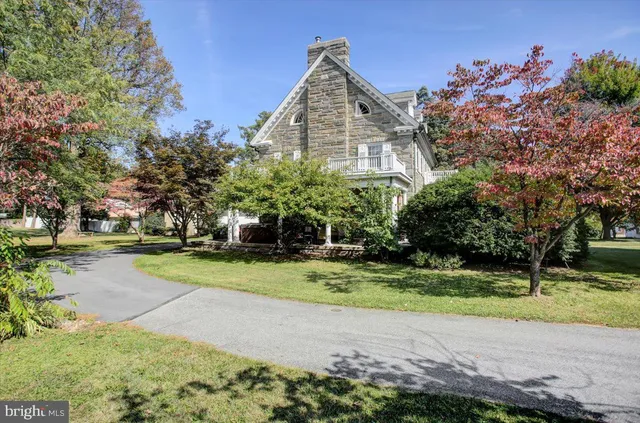 $725,000 | 307 West W King Street, Shippensburg, PA 17257