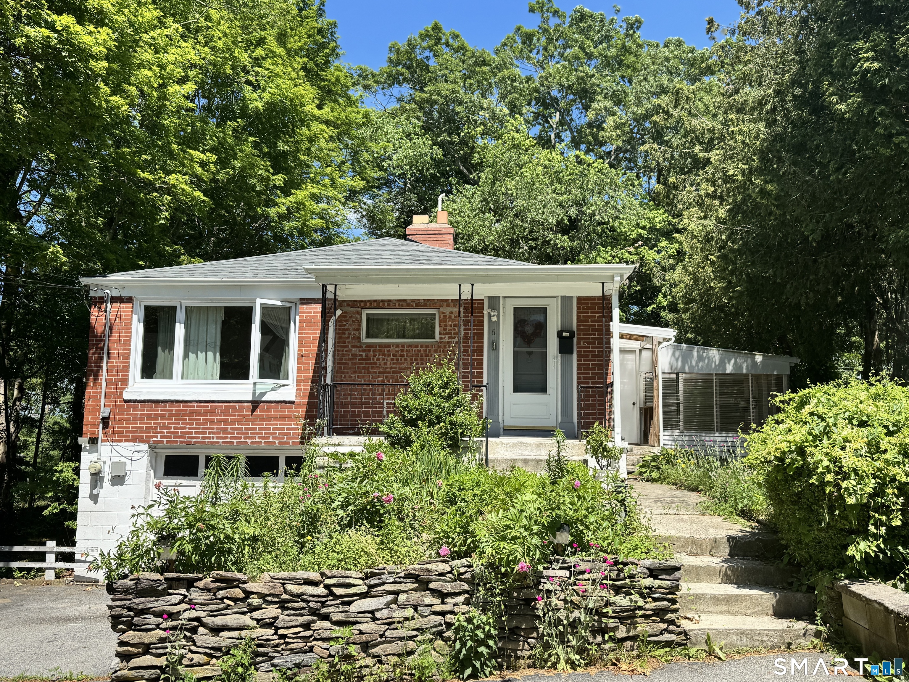 6 Willey Street Norwich, CT 06360 - Photo 1 of 14
