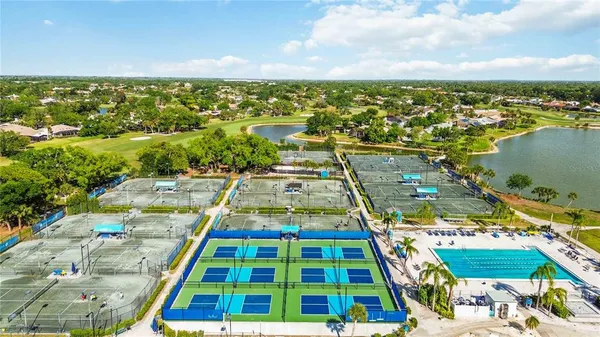 $975,000 | 3953 Prairie Dunes Drive, Sarasota, FL 34238