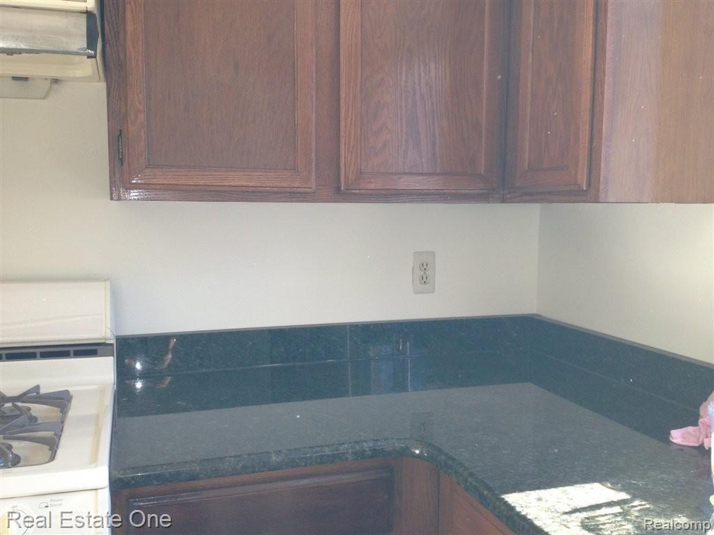 708 Baker Street Rochester, MI 48307 - Photo 4 of 19 kitchen.JPG