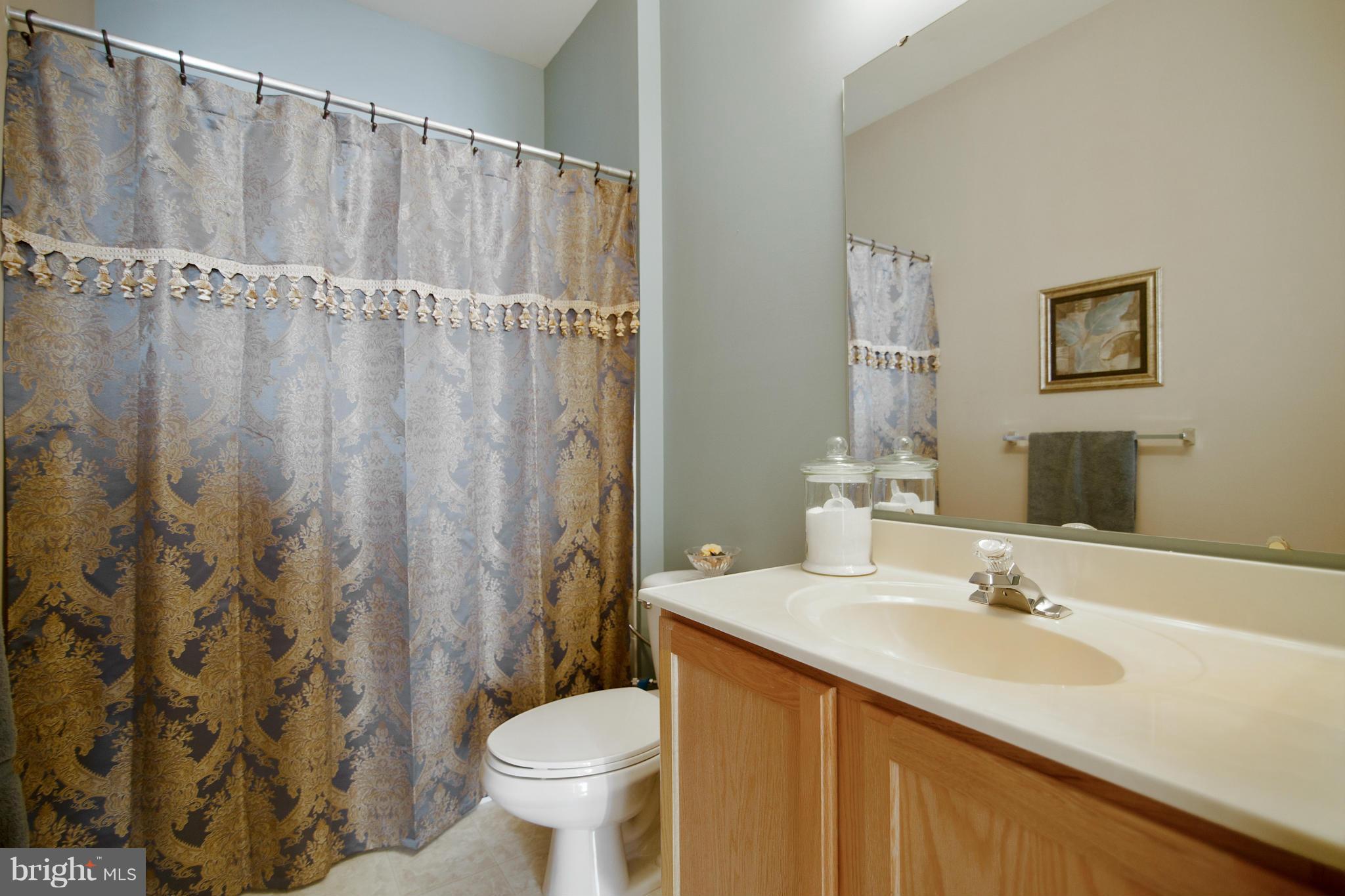 18406 Ashmeade Road Boyds, MD 20841 - Photo 22 of 30 Upper Level Full Bath