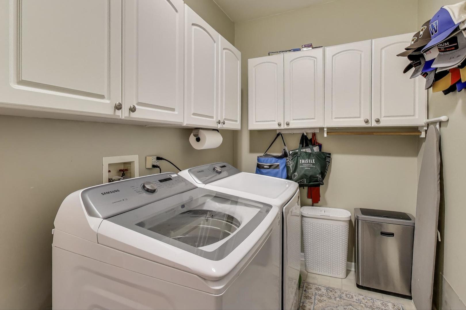 1010 Evergreen Street Mundelein, IL 60060 - Photo 13 of 28 a utility room with dryer and washer