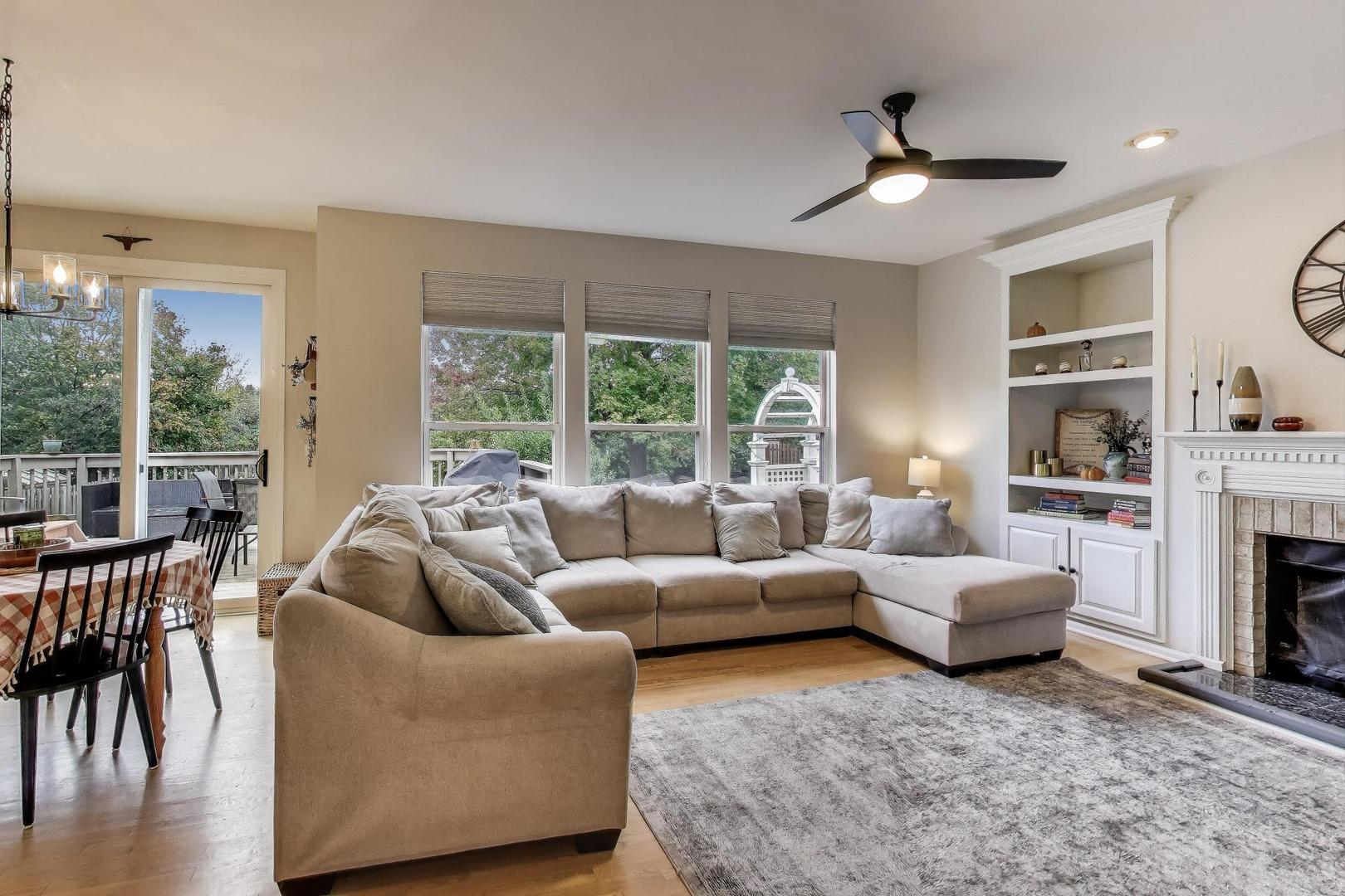 1010 Evergreen Street Mundelein, IL 60060 - Photo 10 of 28 a living room with furniture and a fireplace