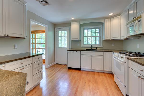 105 Davis Road Bedford, MA 01730 - Photo 3 of 7 Gallery Image 3