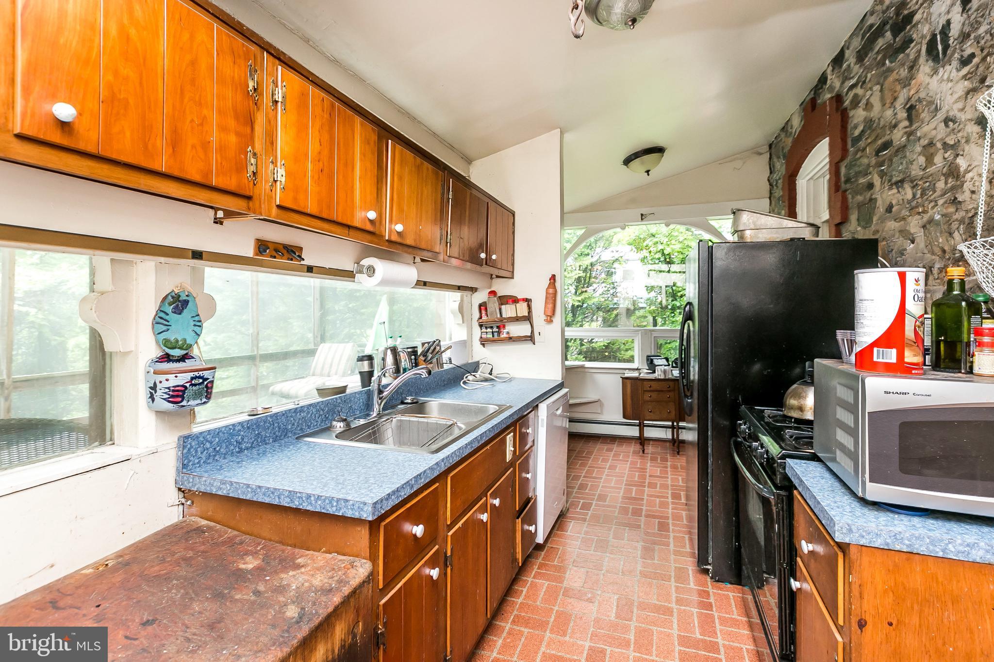 5602 Roxbury Place Baltimore, MD 21209 - Photo 11 of 43 Gallery Image 11