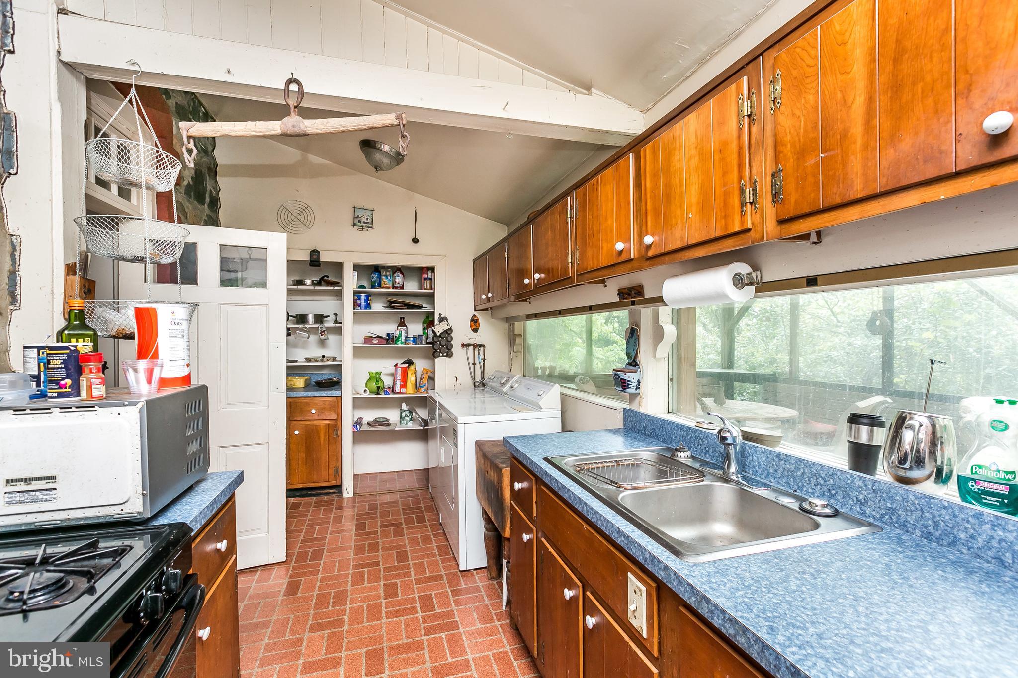 5602 Roxbury Place Baltimore, MD 21209 - Photo 12 of 43 Gallery Image 12