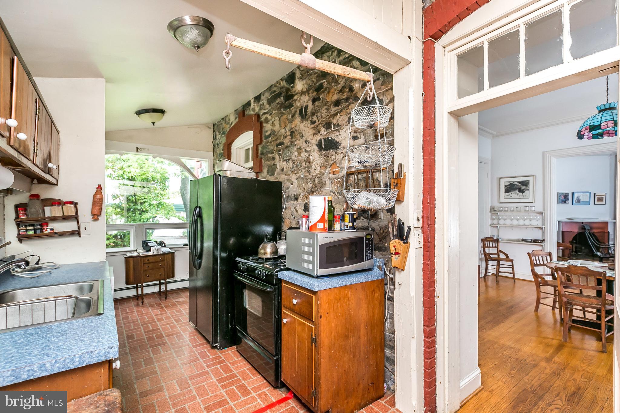 5602 Roxbury Place Baltimore, MD 21209 - Photo 10 of 43 Gallery Image 10