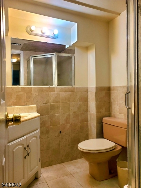 708A Farrand Street, Unit 708A Raritan, NJ 08869 - Photo 14 of 18