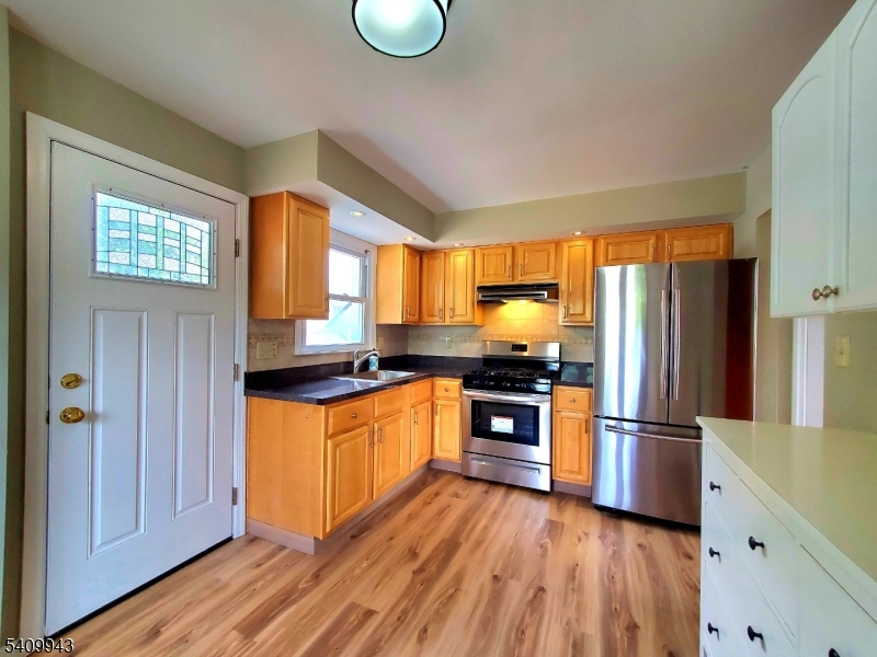 708 Farrand Street, Unit 708A Raritan, NJ 08869 - Photo 5 of 22