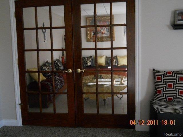 445 Springview Drive Rochester, MI 48307 - Photo 21 of 24 DSCN0056.JPG