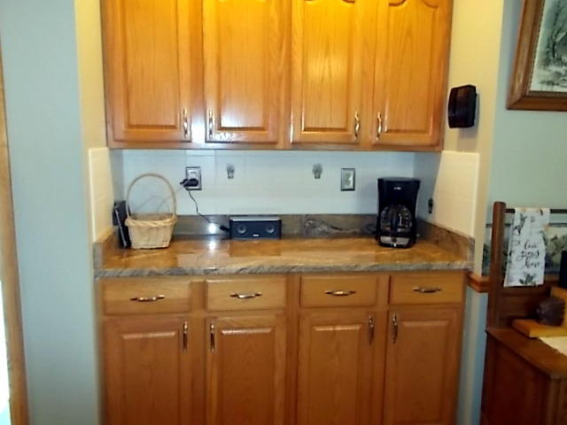 73 Field Road Sidney, ME 04330 - Photo 5 of 32 KITCHEN CABINETRY
