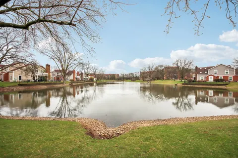 $305,000 | 149 South Stonington Drive, Unit 341, Palatine, IL 60074