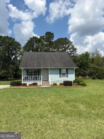 $1,750 | 609 Windcrest Drive, Dublin, GA 31021