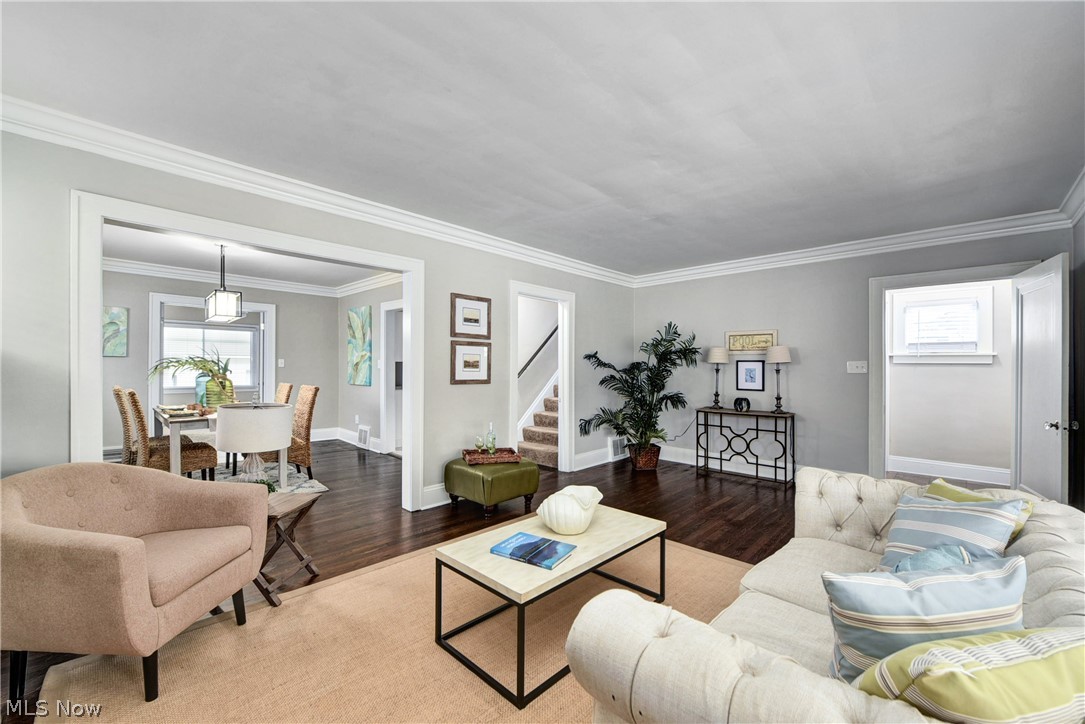 3372 Silsby Road Cleveland, OH 44118 - Photo 4 of 28 Gallery Image 4