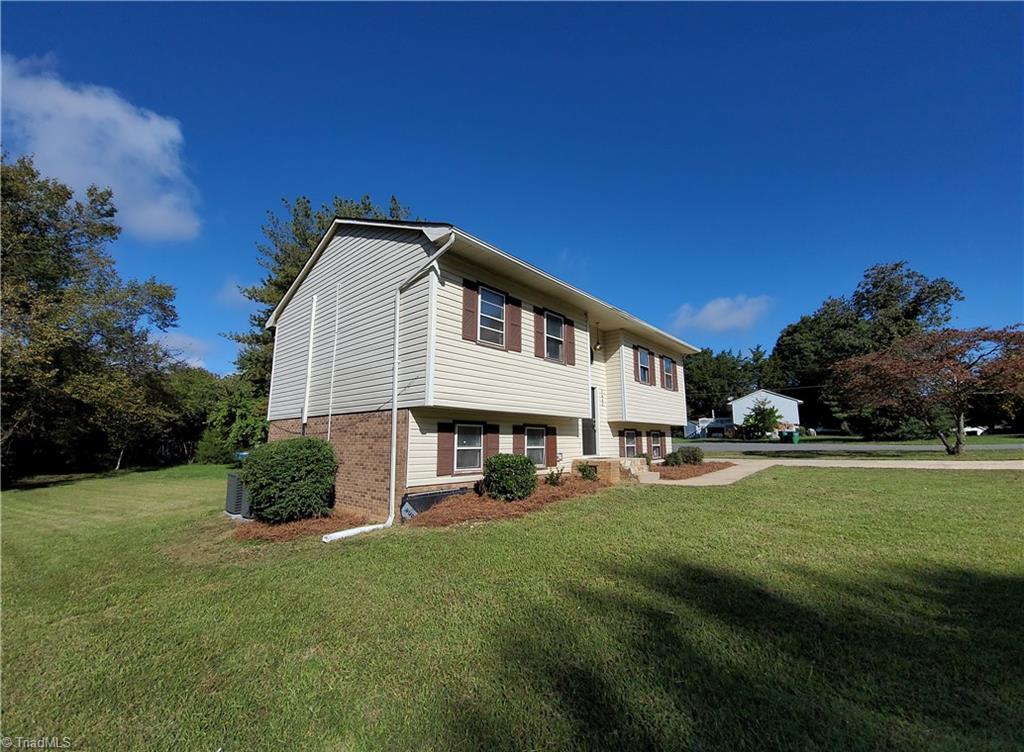 7642 Pine Street Rural Hall, NC 27045 - Photo 4 of 19