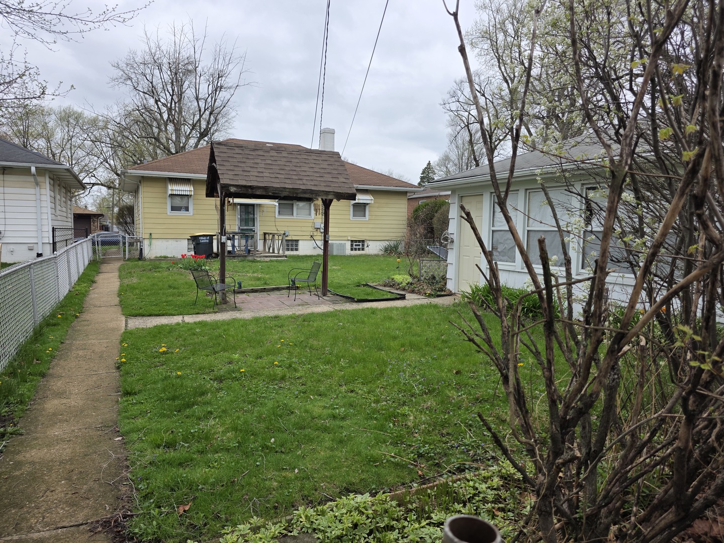 18449 Ridgewood Avenue Lansing, IL 60438 - Photo 2 of 4