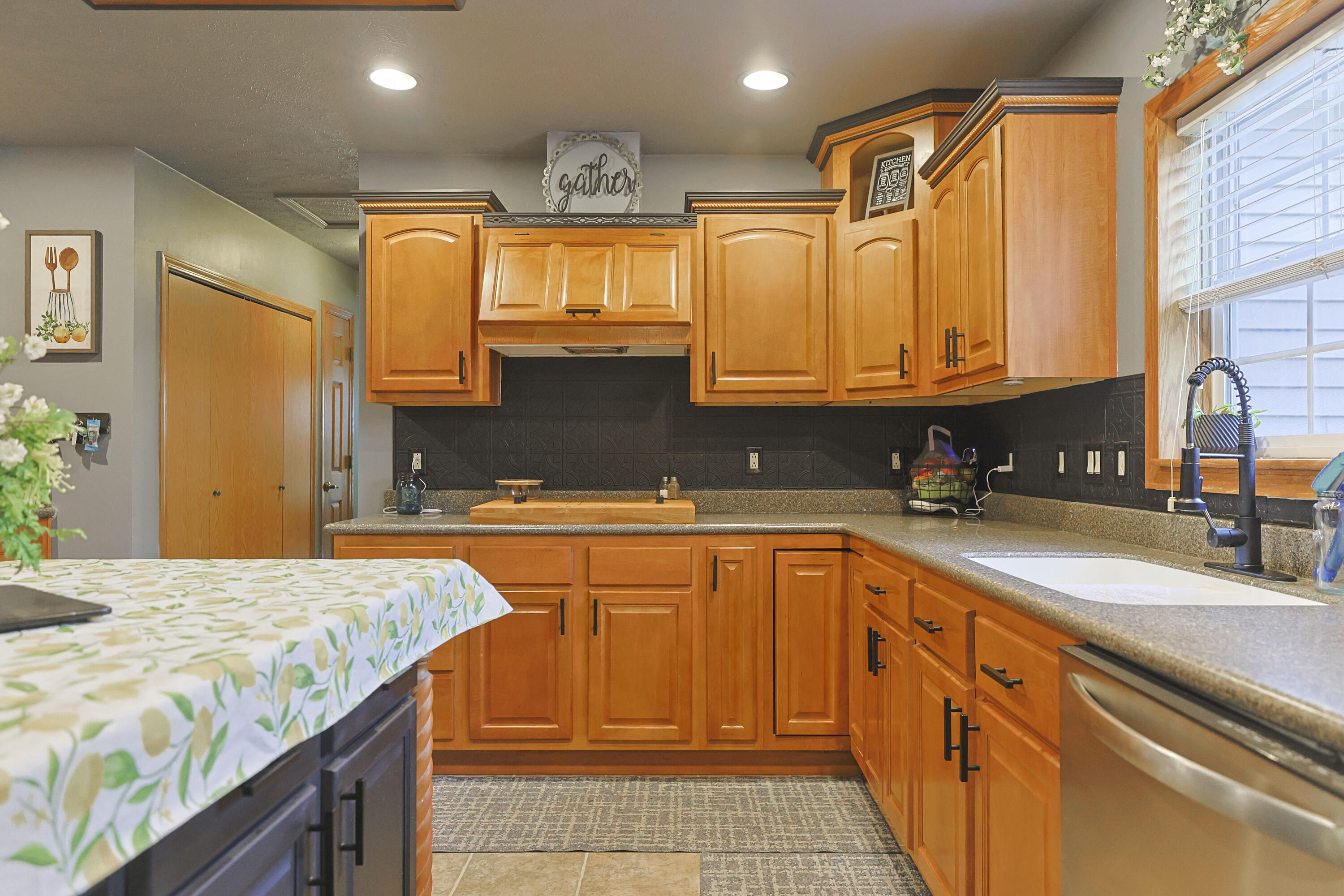 66082 Victoria Lane Cassopolis, MI 49031 - Photo 14 of 64 66082 Victoria_2025_IMG_9518