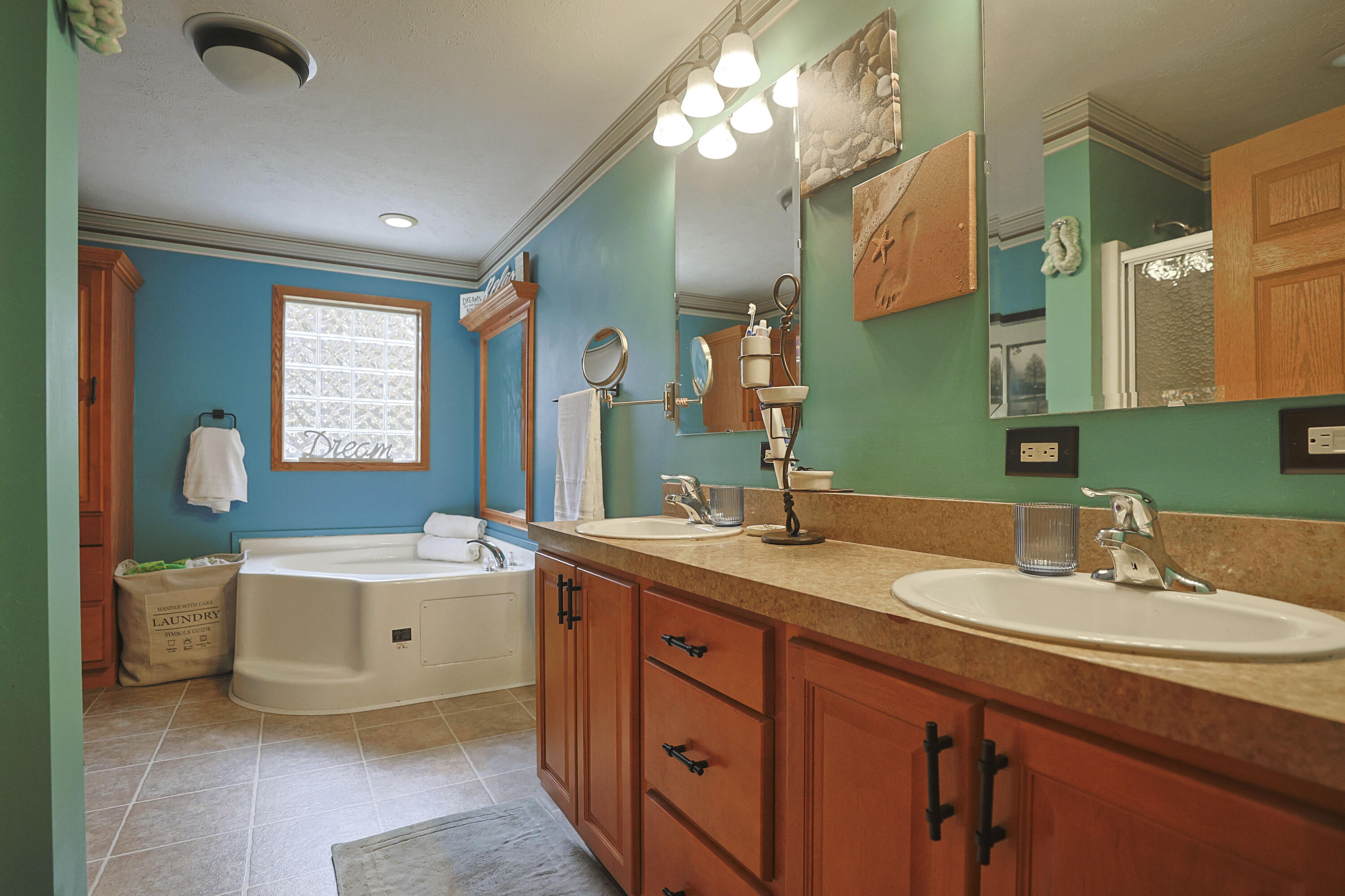 66082 Victoria Lane Cassopolis, MI 49031 - Photo 30 of 64 66082 Victoria_2025_IMG_9489