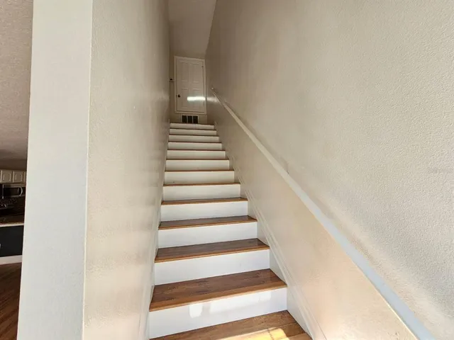 $2,200 | 608 Cresting Oak Circle, Unit 28, Orlando, FL 32824