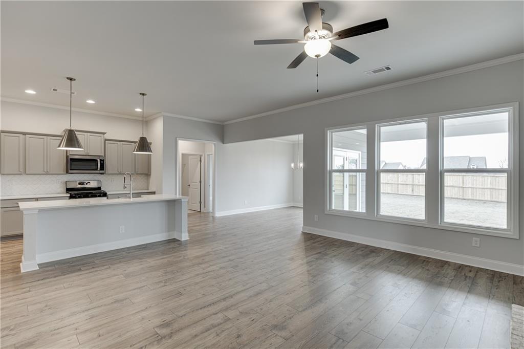 196 Oakdale Road Jefferson, GA 30549 - Photo 11 of 60