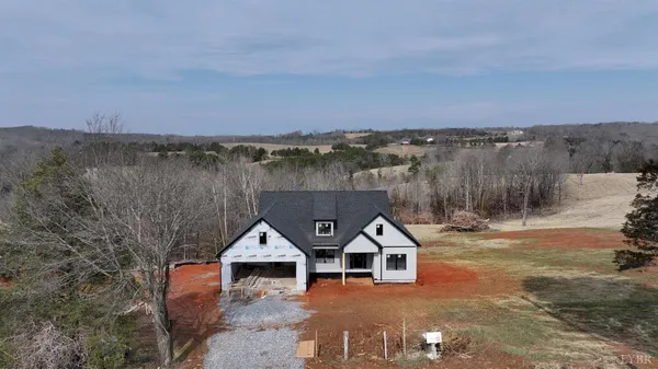 $539,900 | 9726 Leesville Road, Evington, VA 24550
